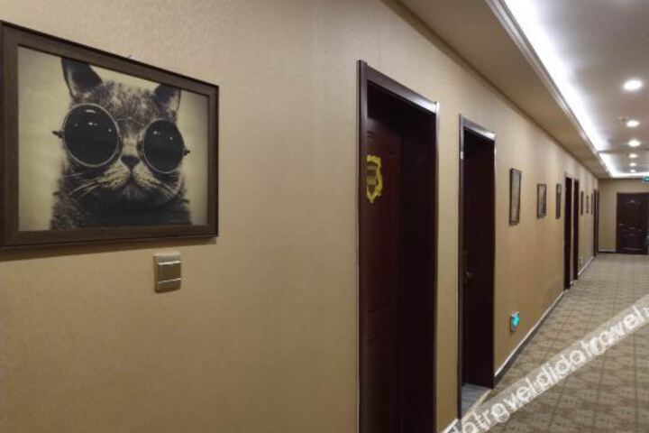 Hotel Interior 11 of 30