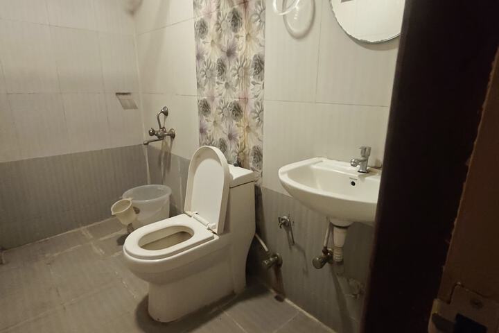 Room 14 of 17
