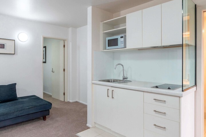 Room 11 of 48