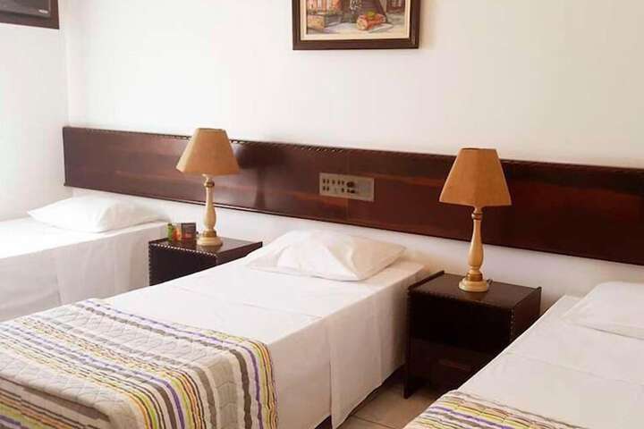 Room 6 of 14