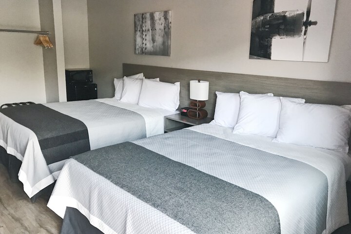 Room 3 of 33