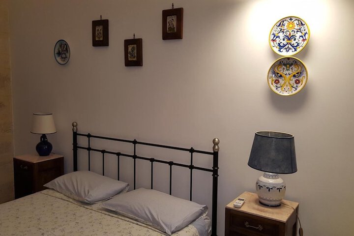 Room 7 of 34