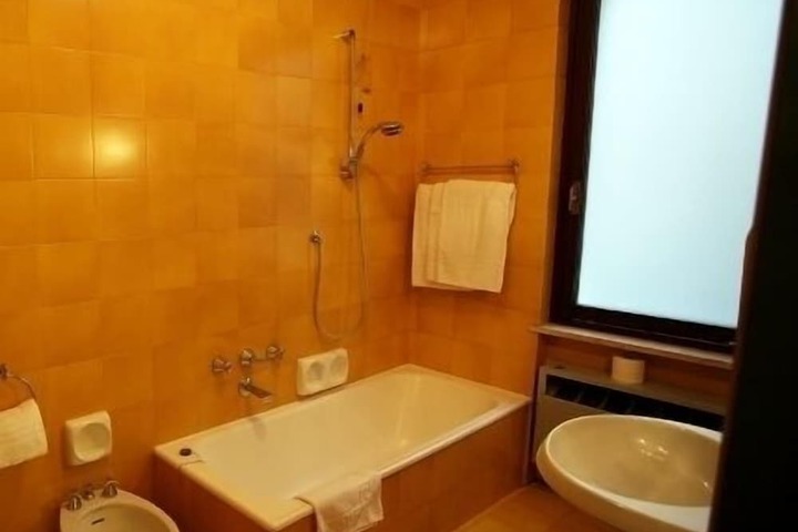 Room 40 of 44