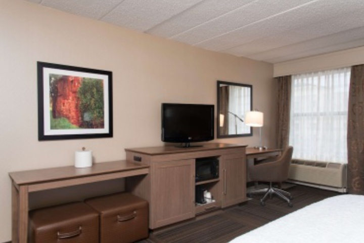 Room 370 of 372