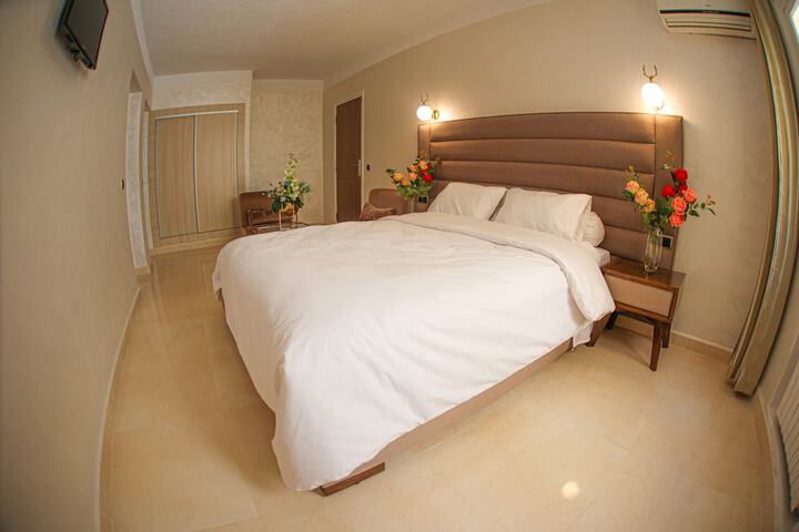 Room 8 of 25