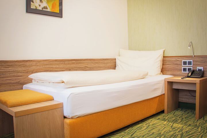 Room 15 of 40