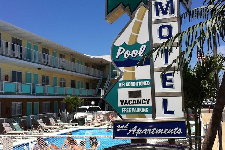 Pool 38 of 53