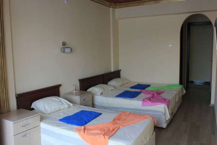 Room 4 of 10