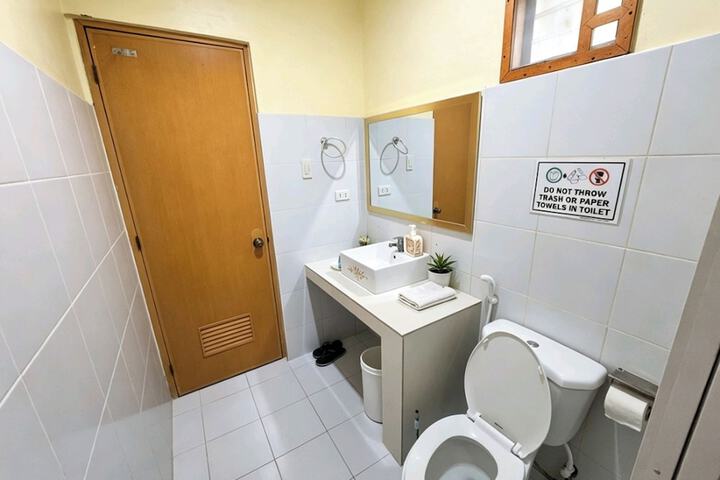 Room 15 of 33