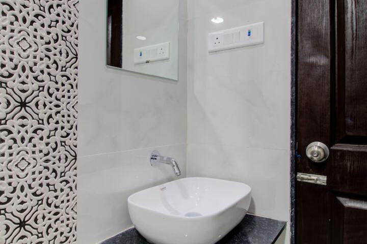 Room 15 of 19
