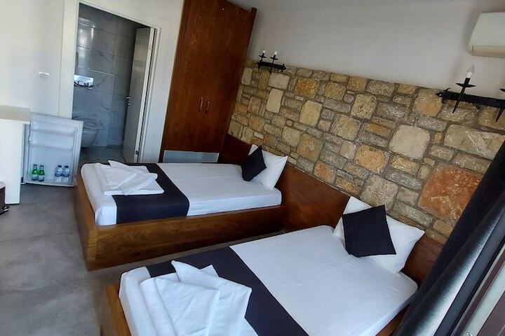 Room 13 of 65