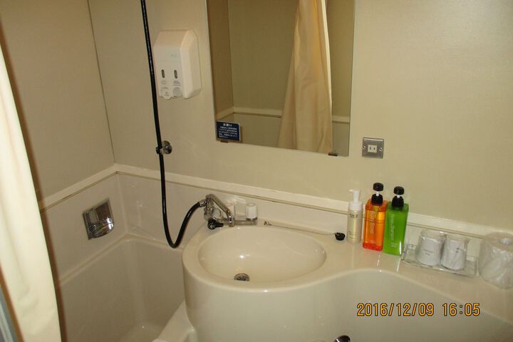 Room 32 of 41