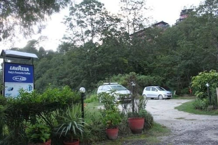 Property Grounds 28 of 34