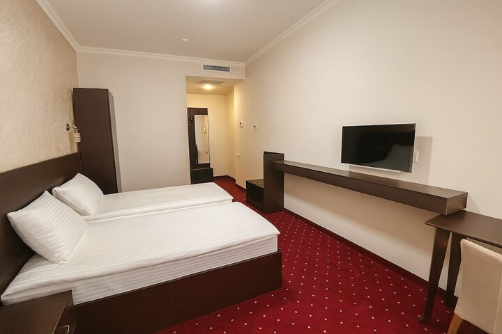 Room 17 of 42