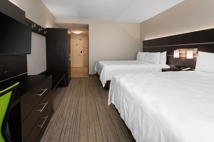Room 25 of 59