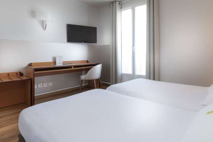Room 8 of 44