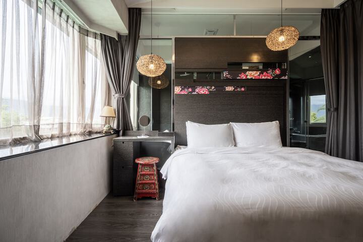 Room 28 of 54