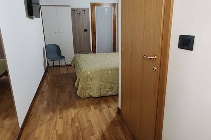 Room 7 of 51