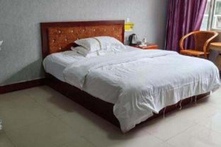 Room 5 of 6