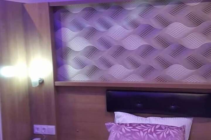 Room 18 of 46