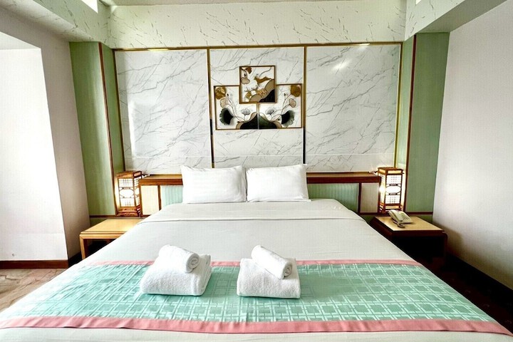 Room 21 of 32