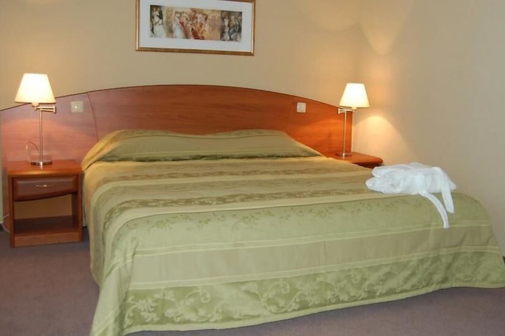 Room 13 of 61