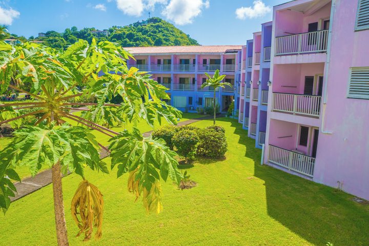 Hotel Exterior 58 of 68