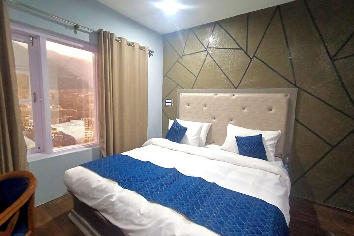 Room 5 of 17