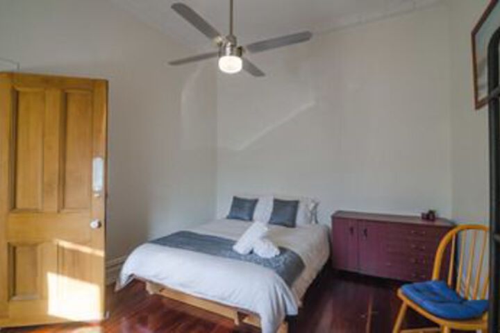 Room 10 of 28