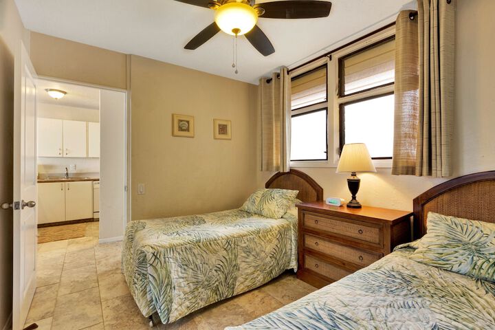 Room 16 of 38