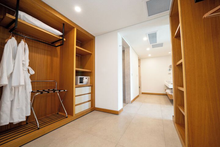 Room 26 of 164