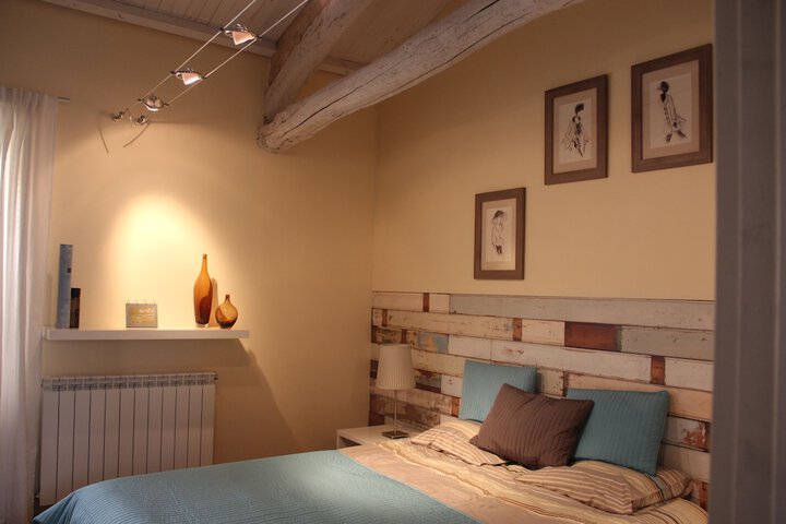 Room 13 of 38