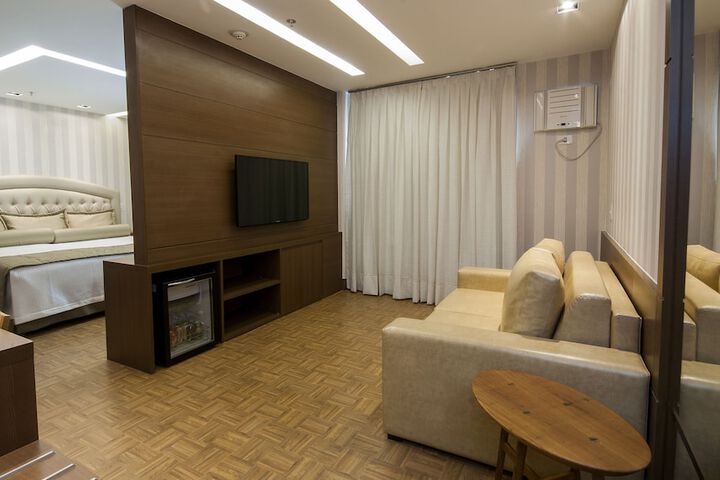 Room 34 of 81