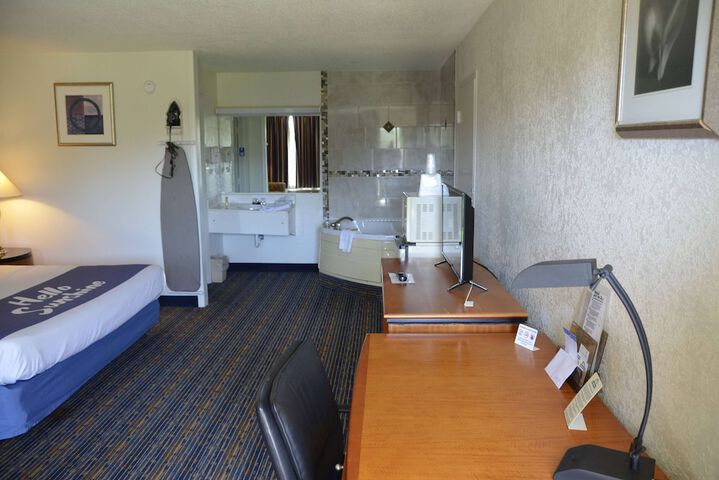 1 King Bed Pet Friendly (2 of 56)