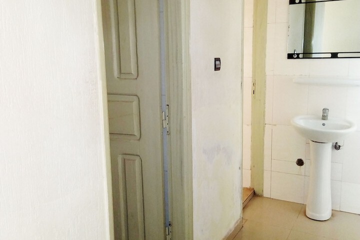 Room 26 of 33