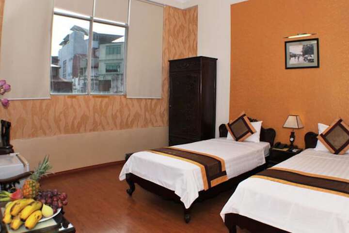 Room 4 of 38