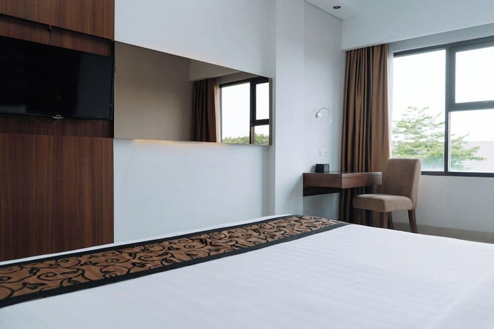 Room 13 of 120