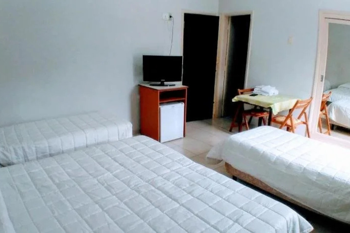 Room 2 of 27