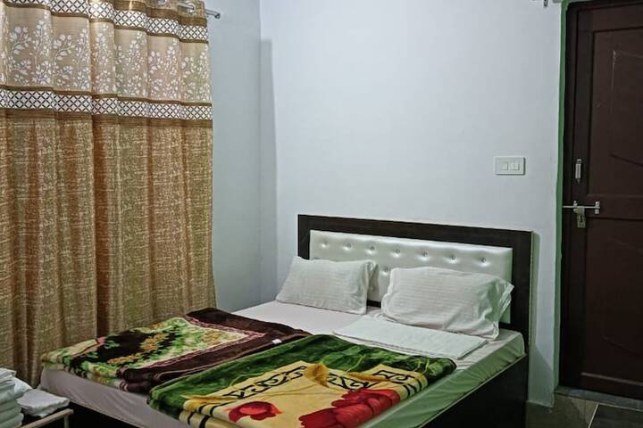 Room 3 of 6