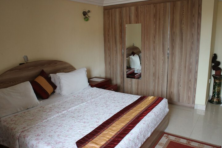 Room 6 of 47