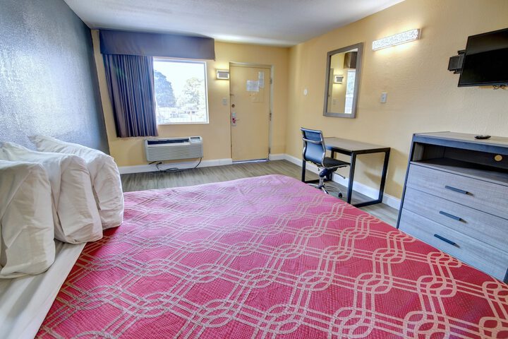 1 King Bed Accessible (8 of 14)