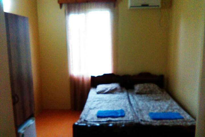 Room 11 of 20