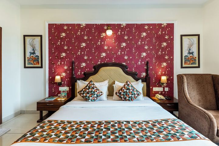Room 10 of 28
