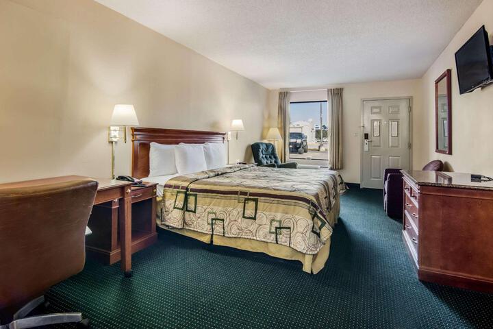 1 King Bed (2 of 6)