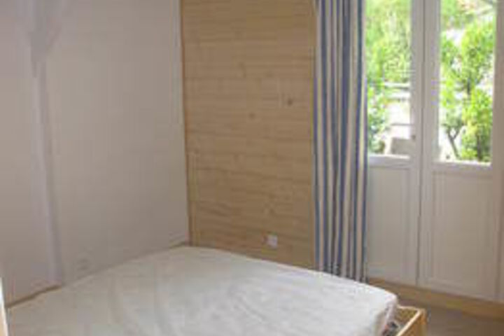 Room 11 of 24