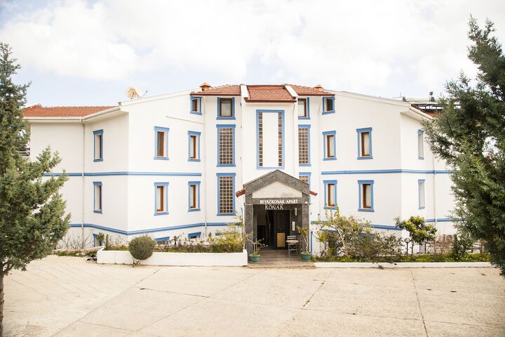 Hotel Entry