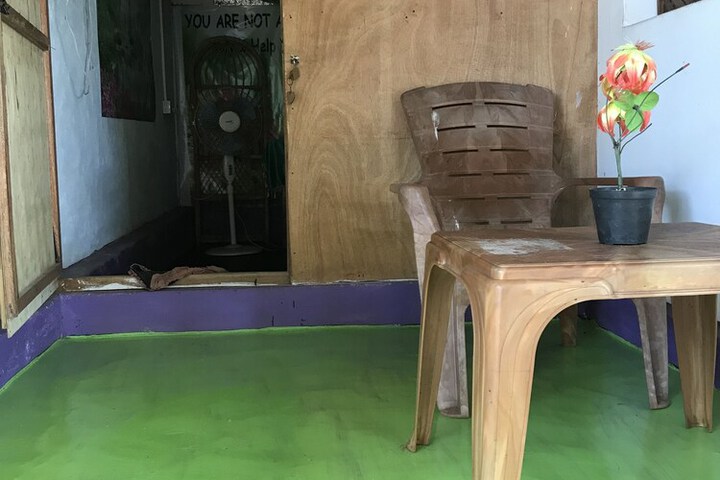 Room 12 of 90