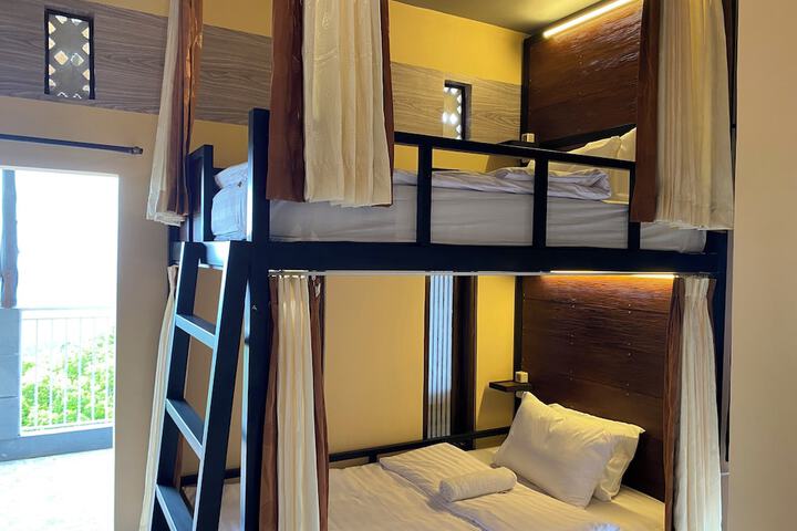 Room 25 of 49