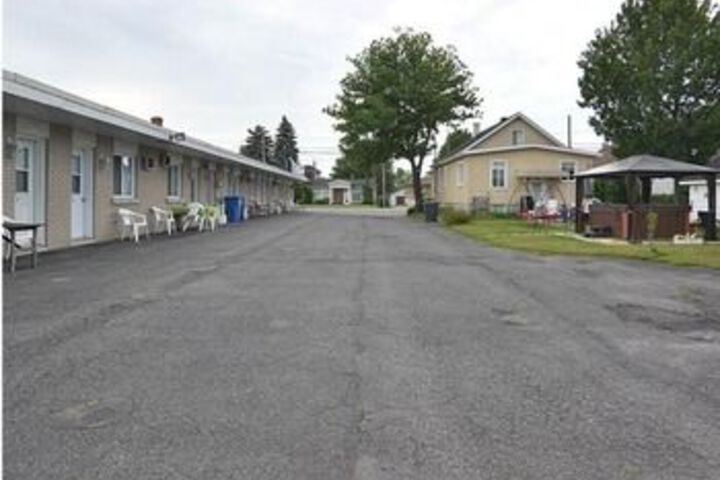 Motel Tracy
