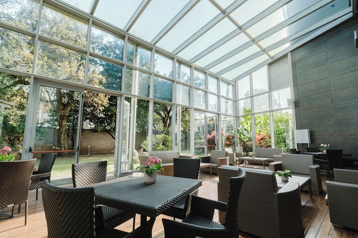 Entrance & Lobby